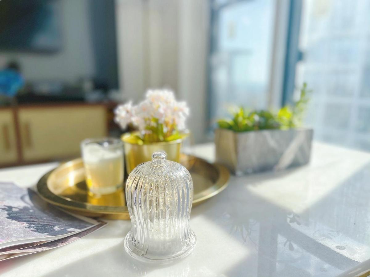 Boutique Penthouse-live In The Sky With Amazing Lakeview! Downtown Toronto!b Toronto